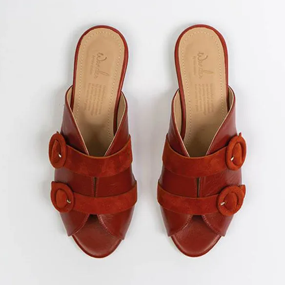 Akai Slide | Auburn Calfskin Leather