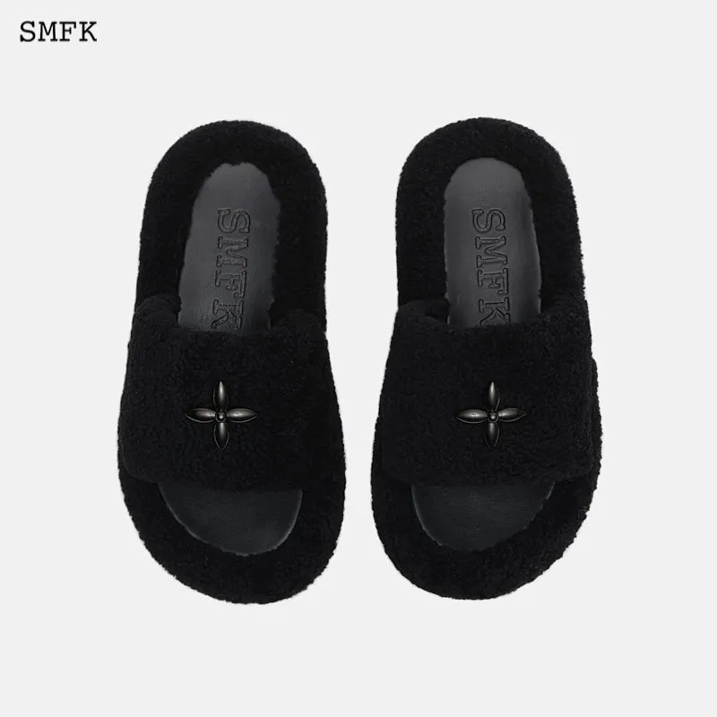 Black Balloon Velvet Wool Slippers